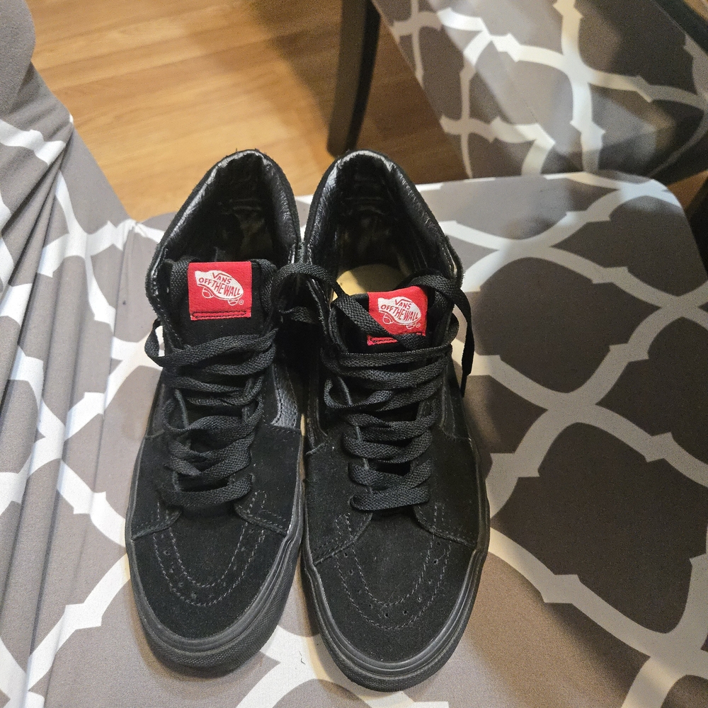 Vans Black and Red High-Top Sneakers Size 8 In Womens/6.5 Mens. Like New.